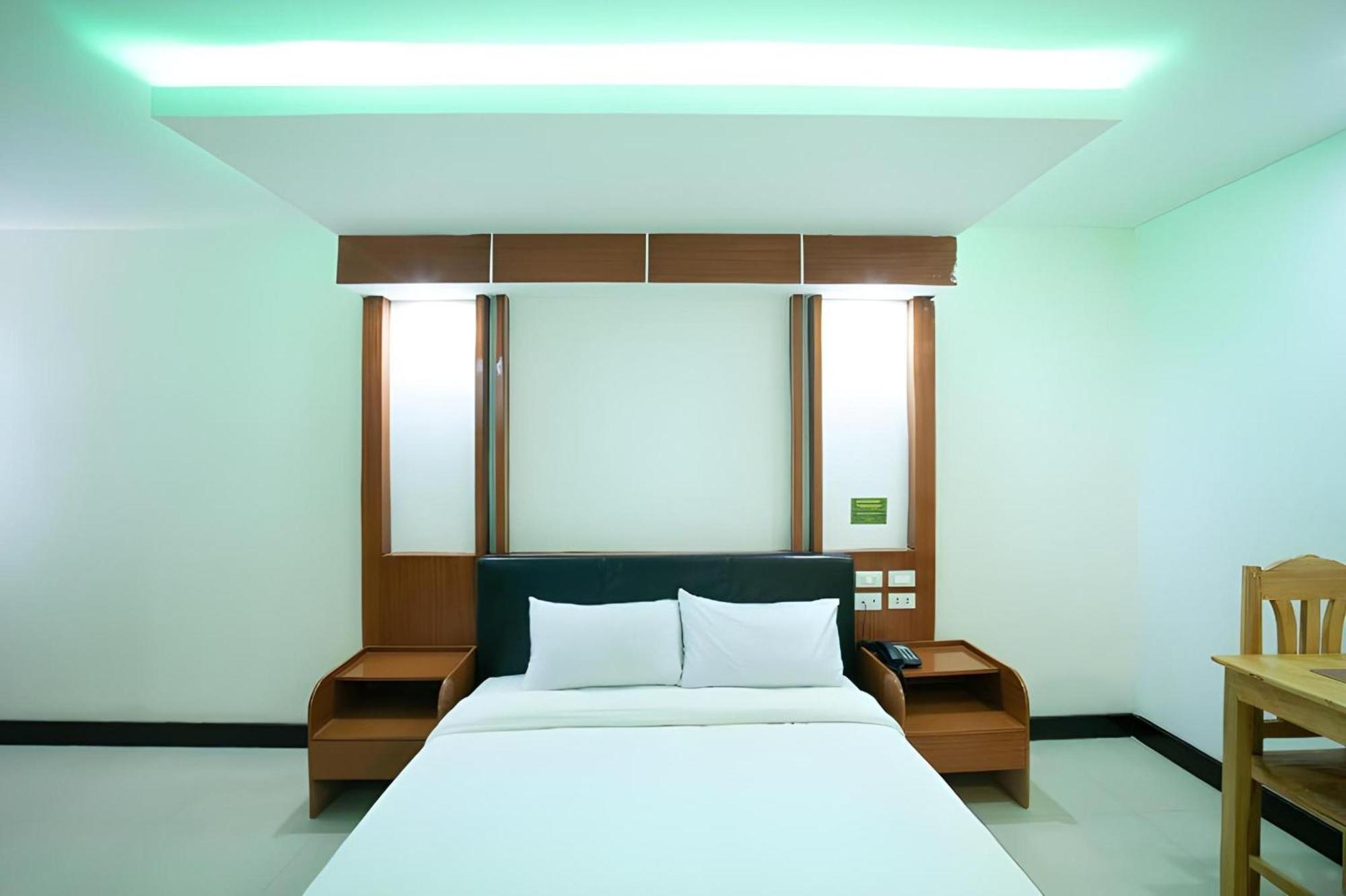 Oyo 195 Ranchotel - Binan Εξωτερικό φωτογραφία