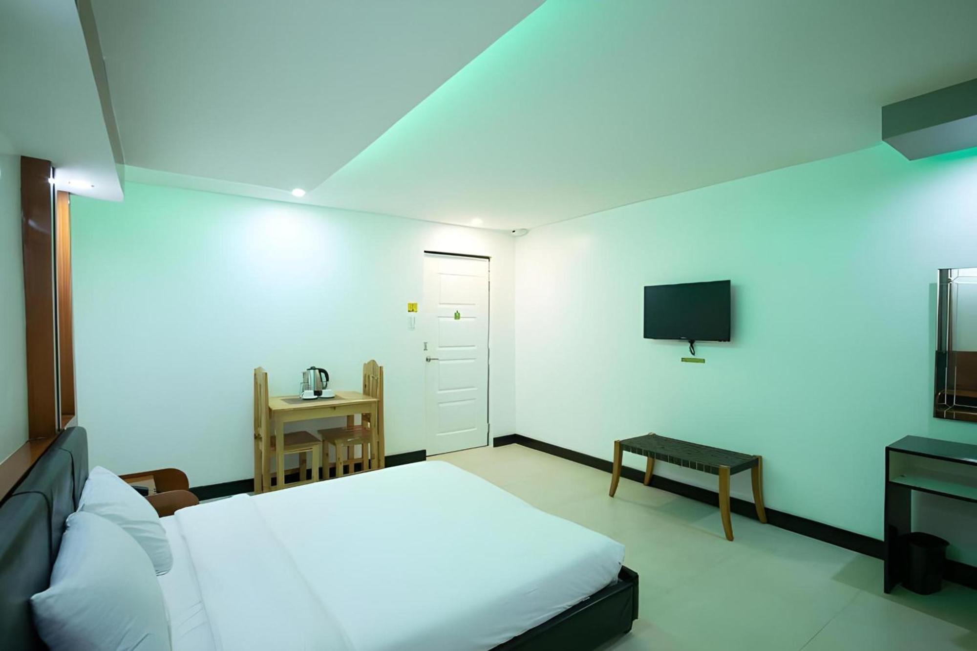 Oyo 195 Ranchotel - Binan Εξωτερικό φωτογραφία