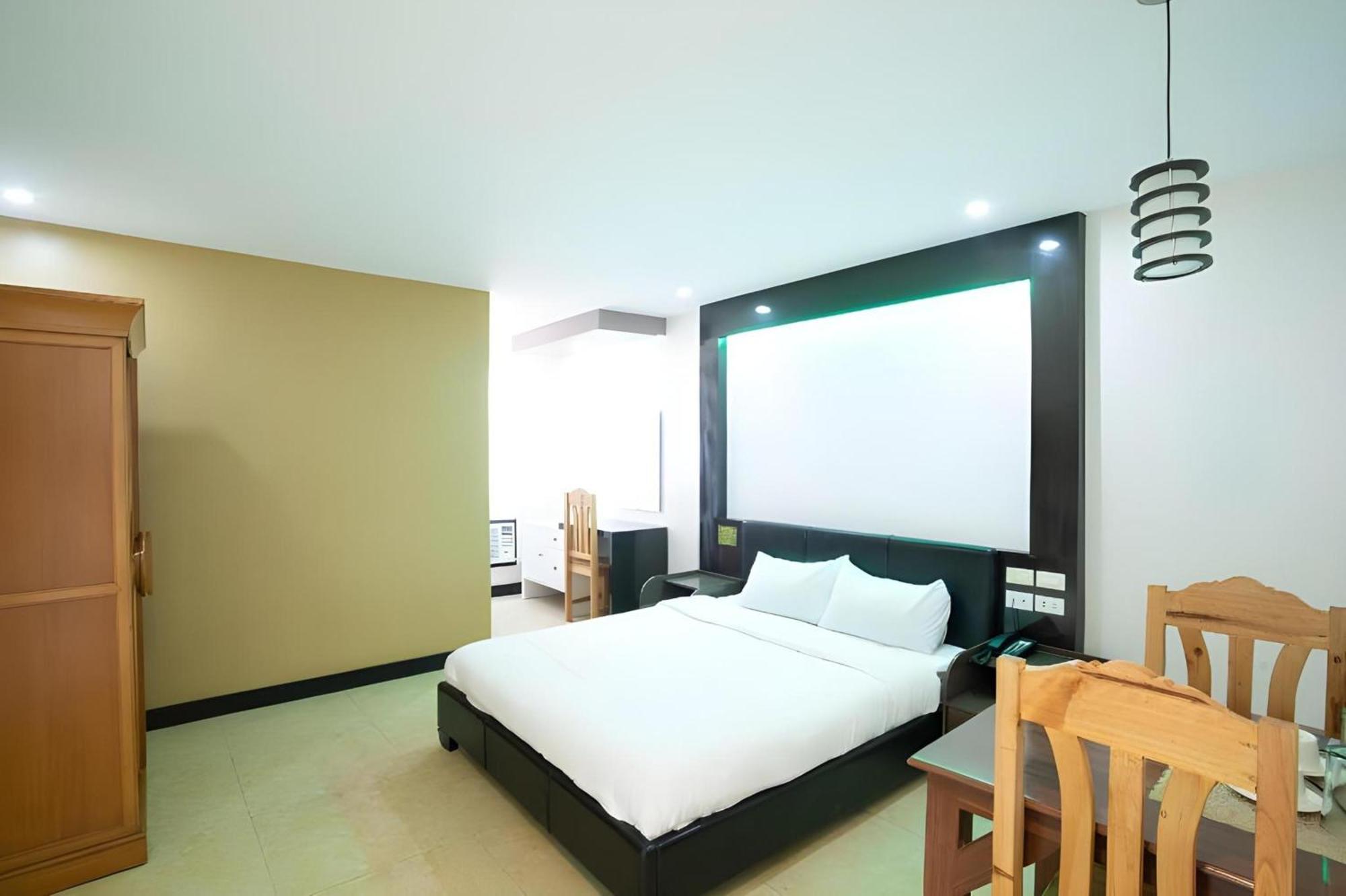 Oyo 195 Ranchotel - Binan Εξωτερικό φωτογραφία